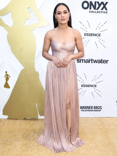 Grace Byers, 24 Mart 2022 'de Beverly Wilshire Four Seasons Oteli' nde düzenlenen 