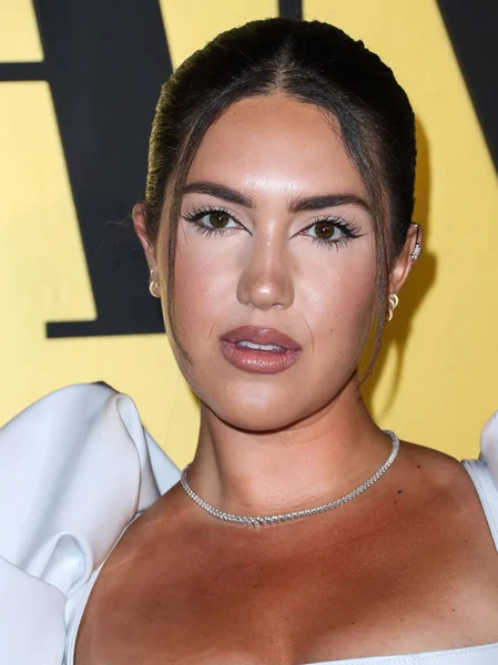 Tinx, Vanity Fair tarafından 22 Mart 2022 'de Hollywood, Los Angeles, Kaliforniya, ABD' de düzenlenen Vanity Fair 'de düzenlenen Genç Hollywood Gecesi' ne geldi.. 