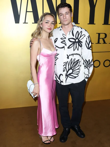 Vivia Ortega ve Kyle Allen, 22 Mart 2022 'de Hollywood, Los Angeles, Kaliforniya, ABD' de Vanity Fair 'in ev sahipliğini yaptığı Genç Hollywood Gecesi' ne geldiler.. 