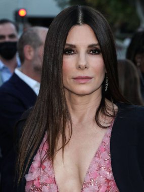 Amerikalı aktris Sandra Bullock, 21 Mart 2022 'de Westwood, Los Angeles, Kaliforniya, ABD' deki Regency Village Theatre 'da düzenlenen Paramount Pictures' ın 'Kayıp Şehir' in Los Angeles galasına geldi.. 