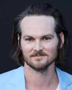 Adam Nee, 21 Mart 2022 'de Westwood, Los Angeles, Kaliforniya, ABD' deki Regency Village Theatre 'da düzenlenen Paramount Pictures' ın 'Kayıp Şehir' in Los Angeles galasına geldi.. 