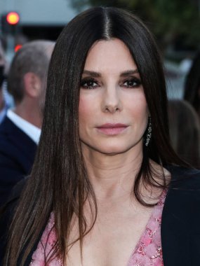 Elie Saab 'ı giyen Amerikalı aktris Sandra Bullock, 21 Mart 2022' de Westwood, Los Angeles, Kaliforniya, ABD 'deki Regency Village Theatre' da düzenlenen Paramount Pictures 'ın' Kayıp Şehir 'adlı filminin Los Angeles galasına geldi.. 