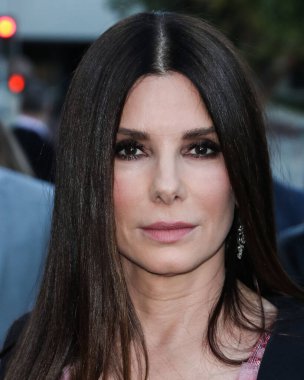 Elie Saab 'ı giyen Amerikalı aktris Sandra Bullock, 21 Mart 2022' de Westwood, Los Angeles, Kaliforniya, ABD 'deki Regency Village Theatre' da düzenlenen Paramount Pictures 'ın' Kayıp Şehir 'adlı filminin Los Angeles galasına geldi.. 