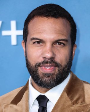O. T. Fagbenle, 17 Mart 2022 'de ABD' nin Kaliforniya eyaletinin Los Angeles kentinde bulunan Akademi Sinema Müzesi 'nde düzenlenen Apple TV +' WeCrash 'in Global Prömiyerine geldi.. 