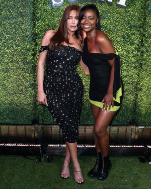 15 Mart 2022 'de Los Angeles, Kaliforniya, ABD' de düzenlenen Sunny Votka Fırlatma Partisi 'ne Anastasia Karanthe (Stassie Karanthe, Stas Karanthe, Stassiebaby) ve Justine Skye geldi.. 