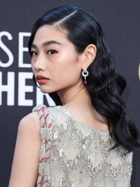 Louis Vuitton 'u giyen Hoyeon Jung, 13 Mart 2022' de Fairmont Century Plaza Oteli 'nde düzenlenen 27. Yıllık Eleştirmenler Seçimi Ödülleri' ne ulaştı.. 