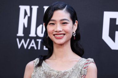 Louis Vuitton 'u giyen Hoyeon Jung, 13 Mart 2022' de Fairmont Century Plaza Oteli 'nde düzenlenen 27. Yıllık Eleştirmenler Seçimi Ödülleri' ne ulaştı..