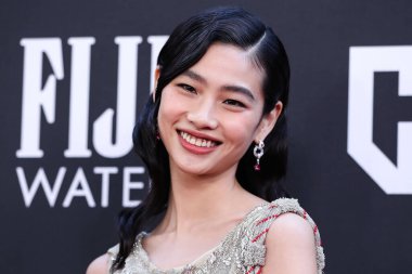 Louis Vuitton 'u giyen Hoyeon Jung, 13 Mart 2022' de Fairmont Century Plaza Oteli 'nde düzenlenen 27. Yıllık Eleştirmenler Seçimi Ödülleri' ne ulaştı..