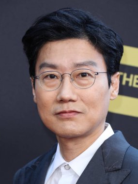 Hwang Dong-hyuk, 13 Mart 2022 'de Fairmont Century Plaza Oteli' nde düzenlenen 27. Yıllık Eleştirmenler Seçimi Ödülleri 'ne ulaştı..
