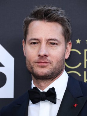 Justin Hartley, Fairmont Century Plaza Oteli 'nde düzenlenen 27. Yıllık Eleştirmenler Seçimi Ödülleri' ne 13 Mart 2022 'de ulaştı.. 