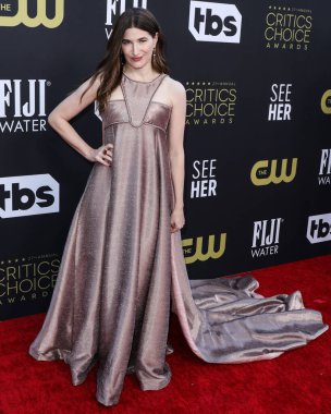 Cathy Waterman 'ın mücevherleriyle Dior Haute Couture giyen Kathryn Hahn, 13 Mart 2022' de Century City, Los Angeles, Kaliforniya, ABD 'de düzenlenen Fairmont Century Plaza Oteli' nde düzenlenen 27.. 