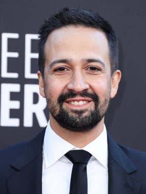 Lin-Manuel Miranda, Fairmont Century Plaza Oteli 'nde düzenlenen 27. Yıllık Eleştirmenler Seçimi Ödülleri' ne 13 Mart 2022 'de ulaştı.. 