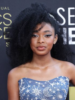 Mychal-Bella Bowman, 13 Mart 2022 'de Fairmont Century Plaza Oteli' nde düzenlenen 27. Yıllık Eleştirmenler Seçimi Ödülleri 'ne ulaştı.. 