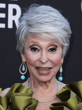 Irene Neuwirth mücevherlerini takan Rita Moreno, 13 Mart 2022 'de Century City, Los Angeles, Kaliforniya' da düzenlenen Fairmont Century Plaza Hotel 'de düzenlenen 27.. 
