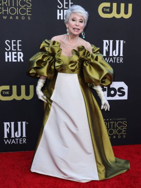 Irene Neuwirth mücevherlerini takan Rita Moreno, 13 Mart 2022 'de Century City, Los Angeles, Kaliforniya' da düzenlenen Fairmont Century Plaza Hotel 'de düzenlenen 27.. 