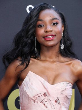 Saniyya Sidney, 13 Mart 2022 'de Fairmont Century Plaza Hotel' de düzenlenen 27. Yıllık Eleştirmenler Seçimi Ödülleri 'ne katılıyor..