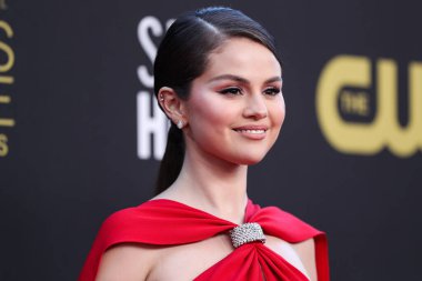 Louis Vuitton 'u giyen Selena Gomez, 13 Mart 2022' de Century City, Los Angeles, Kaliforniya 'da düzenlenen Fairmont Century Plaza Oteli' nde düzenlenen 27.. 