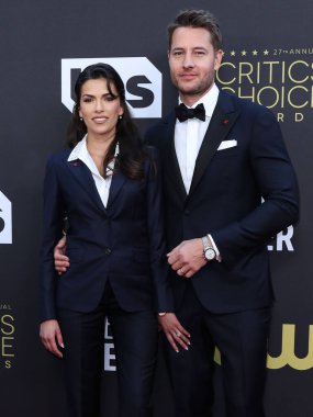 Sofia Pernas ve Justin Hartley, 13 Mart 2022 'de Fairmont Century Plaza Hotel' de düzenlenen 27. Yıllık Eleştirmenler Seçimi Ödülleri 'ne geldiler.. 