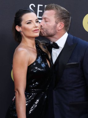 Veronika Khomyn ve Sean McVay, 13 Mart 2022 'de Fairmont Century Plaza Hotel' de düzenlenen 27. Yıllık Eleştirmenler Seçimi Ödülleri 'ne geldiler..