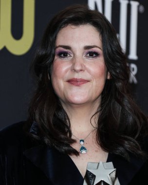 Melanie Lynskey 'nin Stuart Weitzman ayakkabılarını giymesi, Century City' de 13 Mart 2022 'de düzenlenen Fairmont Century Plaza Hotel' de düzenlenen 27. Yıllık Eleştirmenler Seçimi Ödülleri 'nde' Sarı Ceketler 'için Drama Dizisi' nde En İyi Kadın Oyuncu ile poz veriyor.