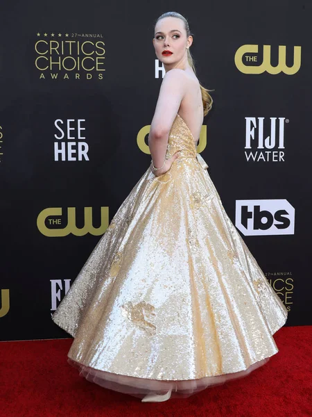 Elle Fanning Portant Une Robe Oscar Renta Arrive 27E Cérémonie — Photo