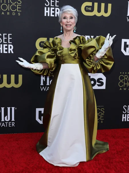 Irene Neuwirth mücevherlerini takan Rita Moreno, 13 Mart 2022 'de Century City, Los Angeles, Kaliforniya' da düzenlenen Fairmont Century Plaza Hotel 'de düzenlenen 27.. 