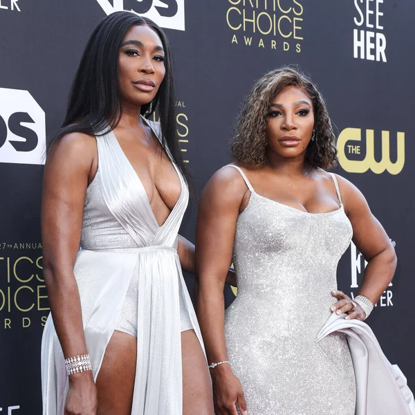 Venus Williams Serena Williams Przybywają 27Th Annual Critics Choice Awards — Zdjęcie stockowe