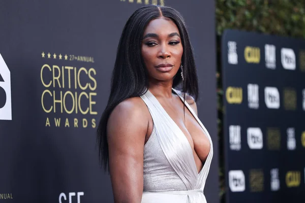 Venus Williams Atelier Versace Butami Sophia Webster Sprzęgłem Rodo Przybywa — Zdjęcie stockowe