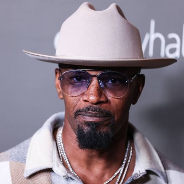 Amerikalı aktör Jamie Foxx, 1 Ekim 2022 'de ABD' nin Kaliforniya eyaletinin Los Angeles şehrinde bulunan Amerikan Tiyatro Kompleksi Yönetmenler Birliği 'nde düzenlenen' Below the Belt 'in Los Angeles Prömiyeri' ne geldi..