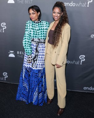 Rosario Dawson ve Corinne Foxx, 1 Ekim 2022 'de Los Angeles, Kaliforniya, ABD' de bulunan Amerika Tiyatro Kompleksi Yönetmenler Birliği 'nde düzenlenen' Below The Belt 'in Los Angeles' taki ilk gösterimine geldiler..