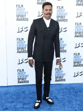 Dior Men giyen Colman Domingo, 6 Mart 2022 'de Santa Monica Sahili' nde düzenlenen 2022 Bağımsız Ruh Ödülleri 'ne ulaştı..