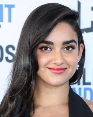 Geraldine Viswanathan, 6 Mart 2022 'de Santa Monica Sahili' nde düzenlenen 2022 Bağımsız Ruh Ödülleri 'ne ulaştı..