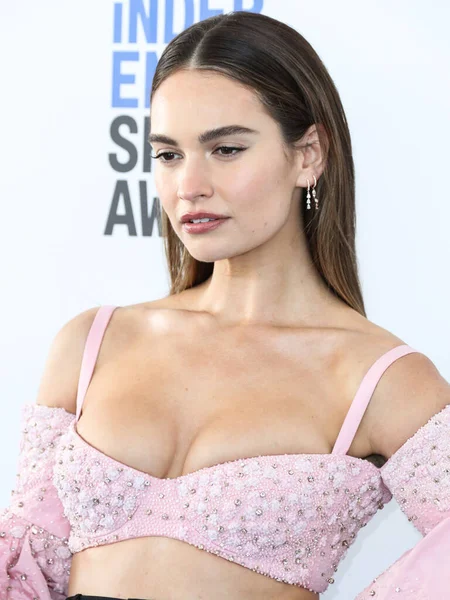 Lily James Sobě Del Core Přijíždí Film Independent Spirit Awards — Stock fotografie