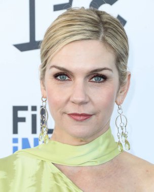 Rhea Seehorn, 6 Mart 2022 'de Santa Monica Sahili' nde düzenlenen 2022 Bağımsız Ruh Ödülleri 'ne ulaştı.