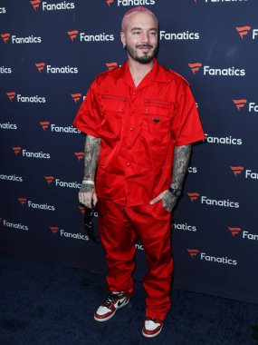 Kolombiyalı şarkıcı J Balvin (Jose Alvaro Osorio Balvin), Michael Rubin 'in Fanatik Super Bowl Partisi 2022' ye 12 Şubat 2022 'de Culver City, Los Angeles, Kaliforniya, ABD' de gerçekleştirildi.. 