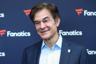 American-Turkish TV personality Dr. Mehmet Oz arrives at Michael Rubin's Fanatics Super Bowl Party 2022 held at 3Labs on February 12, 2022 in Culver City, Los Angeles, California, United States.  clipart