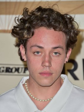Ethan Cutkosky, Drake sunuculuğunu h.wood Group ve REVOLVE Sunuculuğunu PLACES.CO ve Flow.com 'un yaptığı' Homecoming Weekend 'programına 12 Şubat 2022' de Batı Hollywood 'daki Pacific Design Center' da gerçekleştirildi.