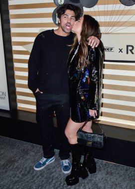 Toddy Smith ve Natalie Noel, Drake sunuculuğunu H.wood Group ve REVOLVE Sunuculuğunu PLACESO ve Flow.com 'un yaptığı' Homecoming Weekend 'e 12 Şubat 2022' de Pasifik Tasarım Merkezi 'nde gerçekleştirilen Nadir Eğlence Yapımcılığıyla geldiler. 