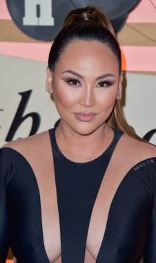 Aktris Dorothy Wang, Justin Bieber ve Marshmello 'nun sunuculuğunu H.wood Group ve REVOLVE Sunuculuğunu PLACES.CO ve Flow.com yaptığı' Eve Dönüş Hafta Sonu 'na 11 Şubat 2022 tarihinde geldi.