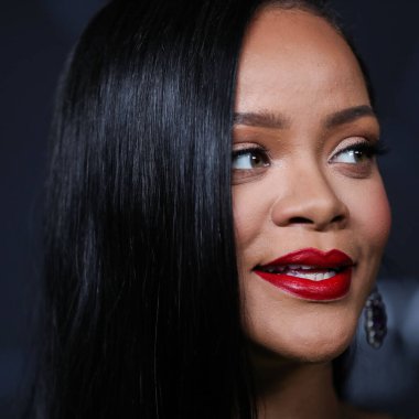 Attico 'yu giyen Barbadoslu şarkıcı Rihanna (Robyn Rihanna Fenty NH) 11 Şubat 2022' de Hollywood, Los Angeles, Kaliforniya, ABD 'de bulunan Goya Stüdyoları' nda düzenlenen Fenty Beauty And Fenty Skin Kutlamasına geldi.. 