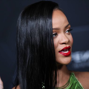 Attico 'yu giyen Barbadoslu şarkıcı Rihanna (Robyn Rihanna Fenty NH) 11 Şubat 2022' de Hollywood, Los Angeles, Kaliforniya, ABD 'de bulunan Goya Stüdyoları' nda düzenlenen Fenty Beauty And Fenty Skin Kutlamasına geldi.. 