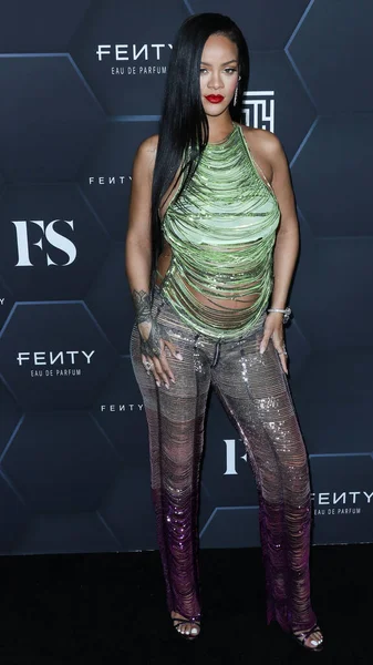 Attico Giyen Barbadoslu Şarkıcı Rihanna Robyn Rihanna Fenty Şubat 2022 — Stok fotoğraf