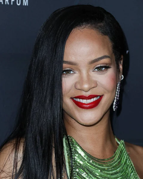 Cântăreața Barbadiană Rihanna Robyn Rihanna Fenty Care Poartă Attico Ajunge — Fotografie, imagine de stoc