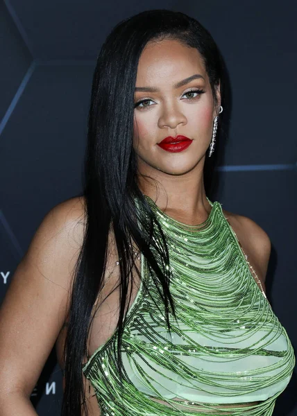 Cântăreața Barbadiană Rihanna Robyn Rihanna Fenty Care Poartă Attico Ajunge — Fotografie, imagine de stoc