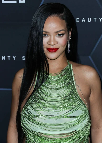 Cântăreața Barbadiană Rihanna Robyn Rihanna Fenty Care Poartă Attico Ajunge — Fotografie, imagine de stoc