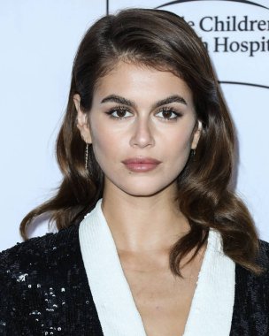 Amerikalı model Kaia Jordan Gerber, 19 Ocak 2022 'de Los Angeles Kongre Merkezi' nde düzenlenen Kaia Gerber 'in ev sahipliğini yaptığı St. Jude Çocuk Araştırmaları Hastanesi yararına düzenlenen 27.