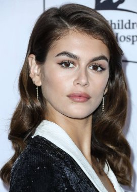 Amerikalı model Kaia Jordan Gerber, 19 Ocak 2022 'de Los Angeles Kongre Merkezi' nde düzenlenen Kaia Gerber 'in ev sahipliğini yaptığı St. Jude Çocuk Araştırmaları Hastanesi yararına düzenlenen 27.