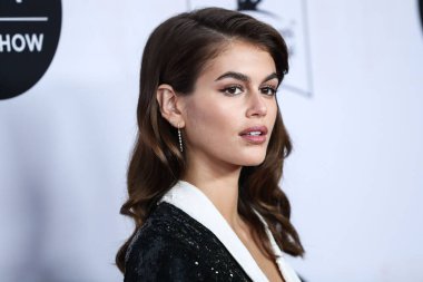 Amerikalı model Kaia Jordan Gerber, 19 Ocak 2022 'de Los Angeles Kongre Merkezi' nde düzenlenen Kaia Gerber 'in ev sahipliğini yaptığı St. Jude Çocuk Araştırmaları Hastanesi yararına düzenlenen 27.