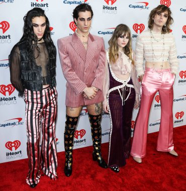Maneskin 'den Ethan Torchio, Damiano David, Victoria De Angelis ve Thomas Raggi, 15 Ocak 2022' de Inglewood, Los Angeles, Kaliforniya, ABD 'de düzenlenen iHeartRadio ALTer EGO 2022' ye katıldılar.. 