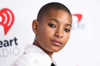 Amerikalı şarkıcı WILLOW (Willow Smith), 15 Ocak 2022 tarihinde Inglewood, Los Angeles, Kaliforniya, ABD 'de düzenlenen iHeartRadio ALTer EGO 2022' ye katılmaktadır.. 